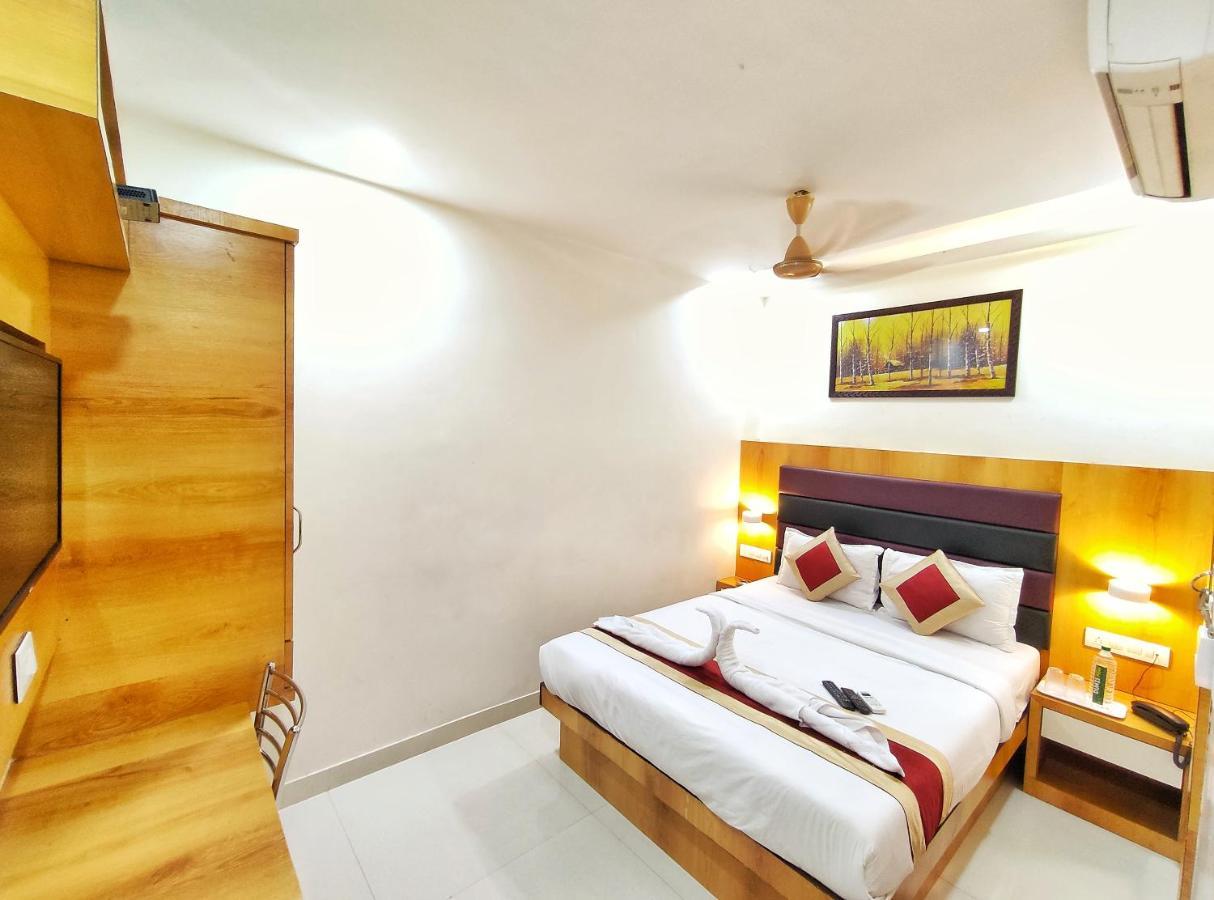 Gateway Suites Bombay Exterior foto